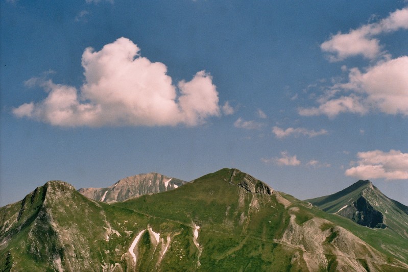 Vette e nuvole a luglio