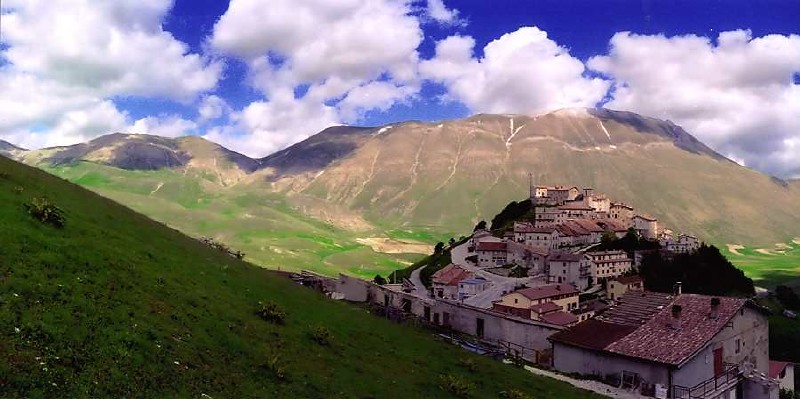 Castelluccio paese