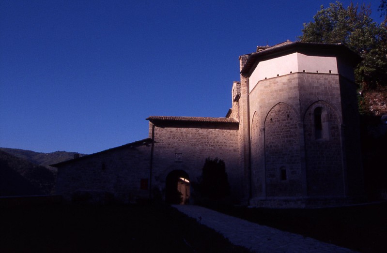 Alba all'abazia di Sant'Eutizio vicino Preci