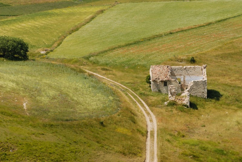 Rudere e campi